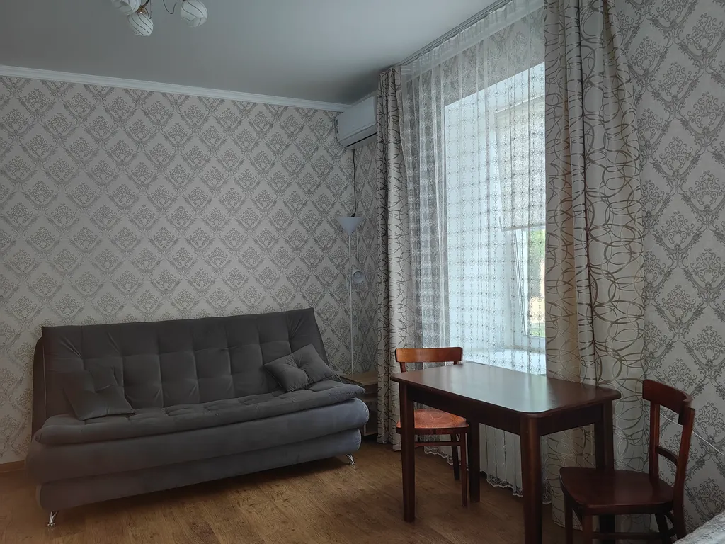 Квартира в частном доме рядом с парком.