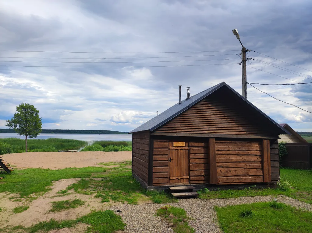 Коттедж на берегу озера