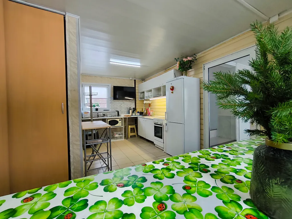 Комфортабельный 2-этажный дом с панорамным остеклением и русской баней