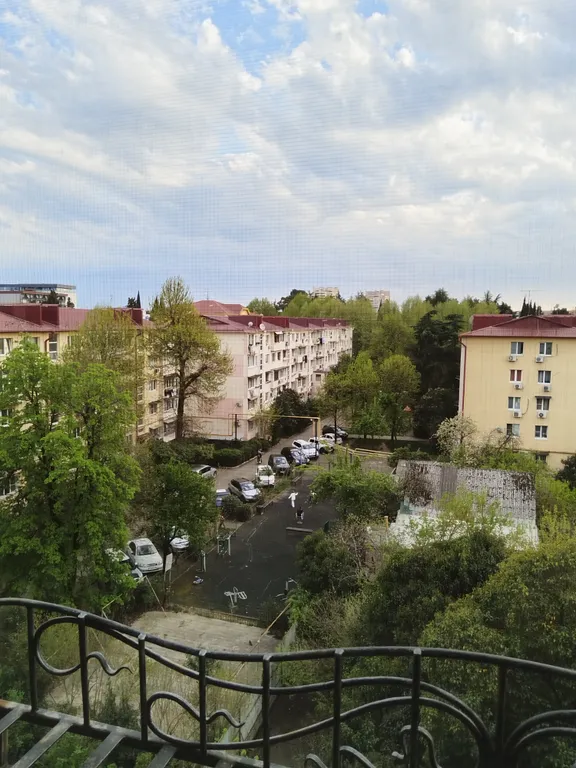 Уютная студия с большой ванной и гардеробной в центре