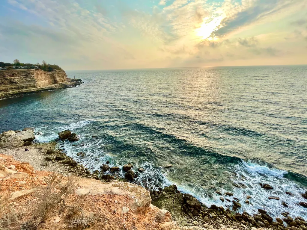 Квартира Квартира у моря, окна и балкон с видом на море и яхт-клуб — Севастополь