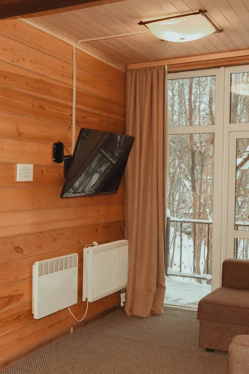 Двухкомнатный дом с верандой и панорамными окнами