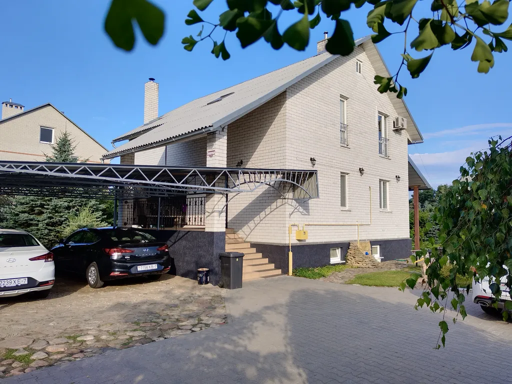 Уютный коттедж для семейного отдыха — аренда посуточно в Брест