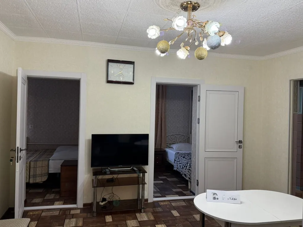 Квартира Квартира Уютный апартамент с двумя спальнями — Адлер