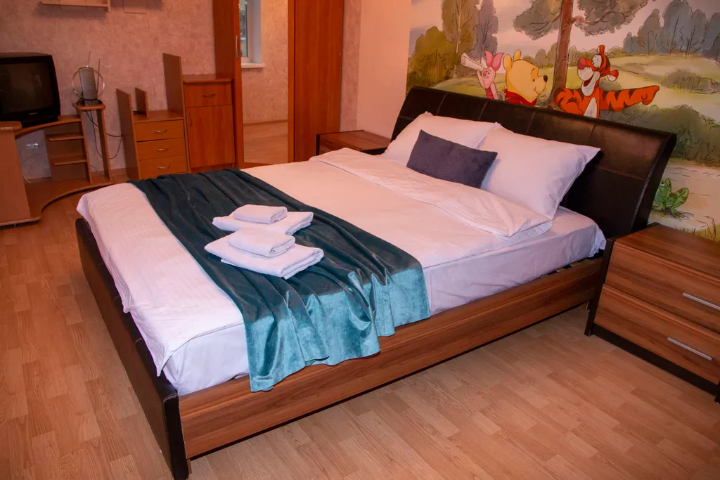 Большая трёхкомнатная квартира в новом доме у пруда