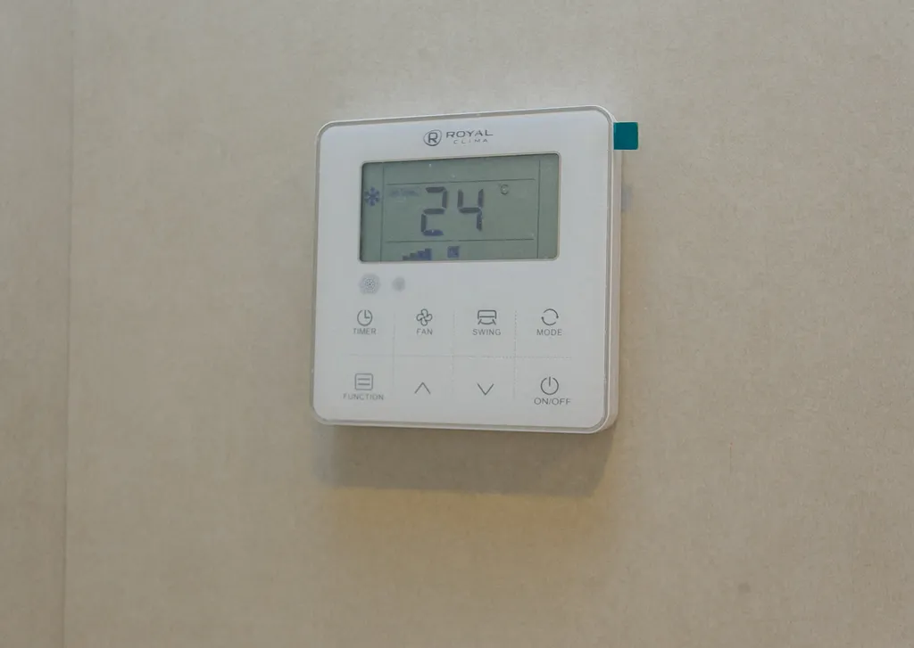 Коттедж с теплым бассейном и банным комплексом, недалеко от моря