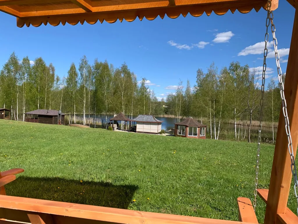 Коттедж на берегу озера