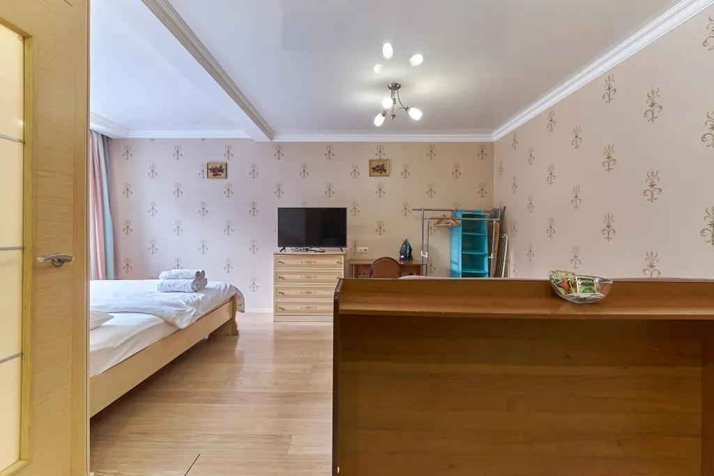 Студия с большой ванной в тихом районе у центра