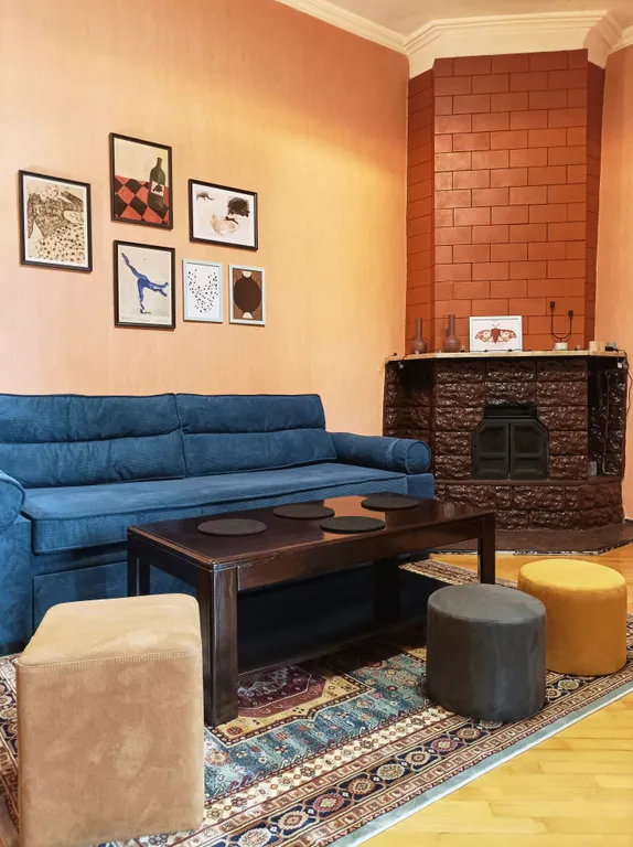 Винтажная квартира с камином в центральном районе Тбилиси, Чугурети