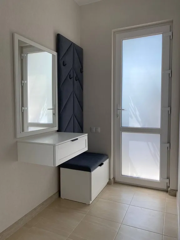 Второй этаж двухэтажного дома, с отдельным входом и общим двором