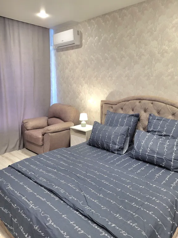 Квартира Квартира Шикарная студия в центре Взлетки — Красноярск