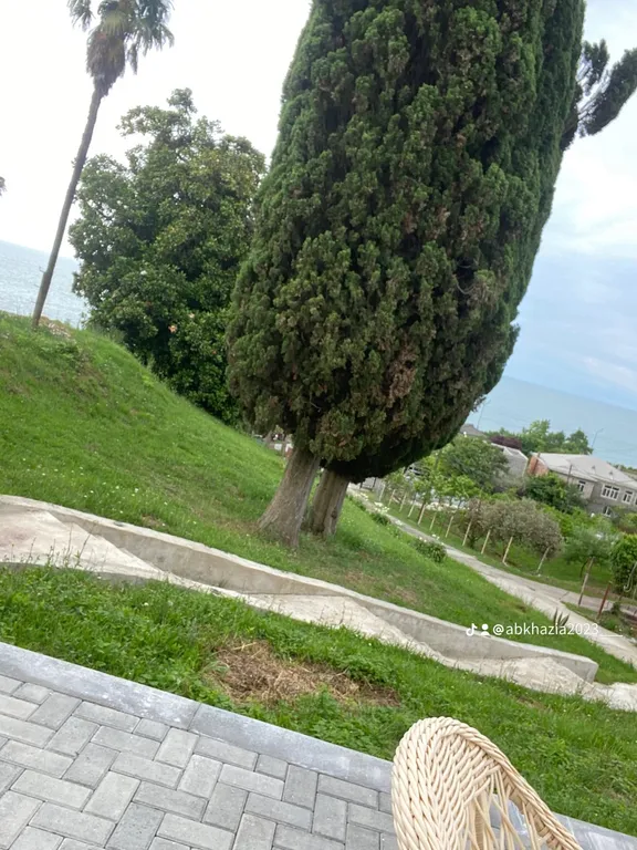 Тихое место для спокойного отдыха у моря