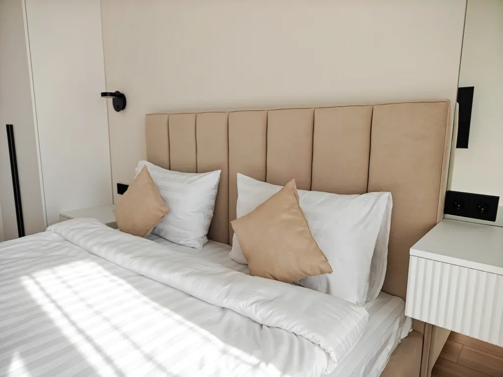 Апартаменты категории люкс 3-х комнатный на первой береговой линии