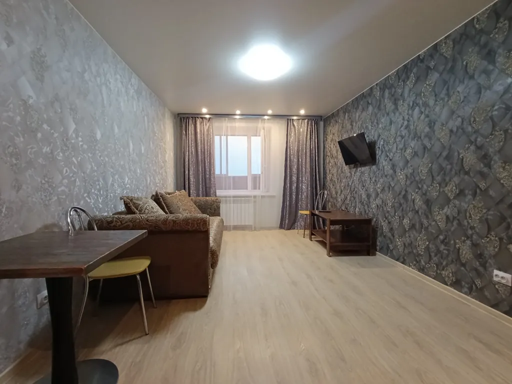 Евродвушка у вокзала