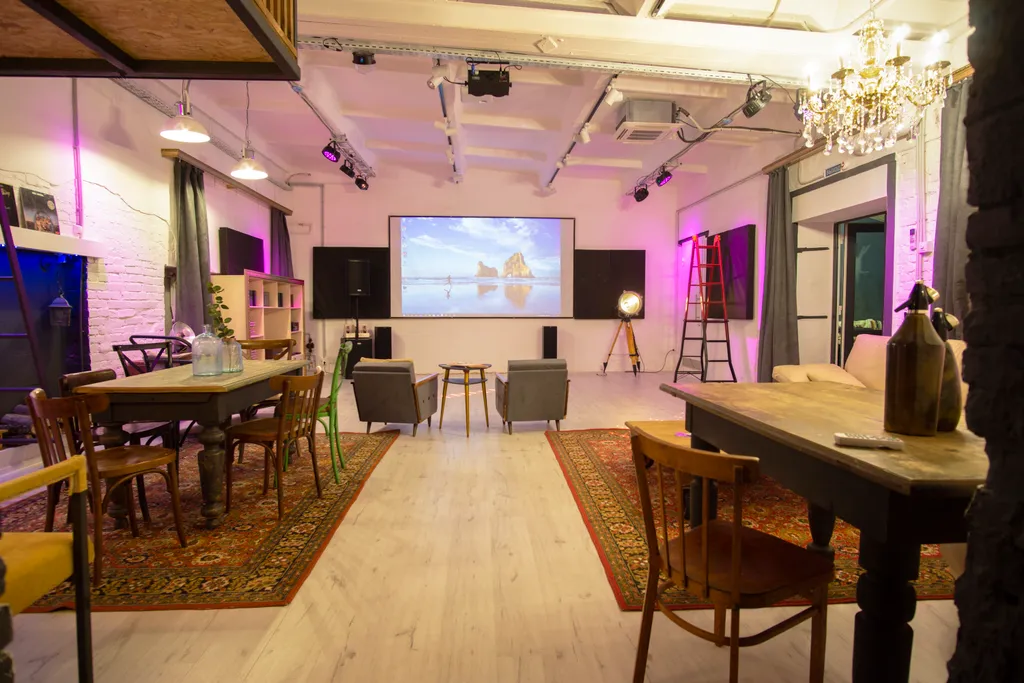 Loft Dvor — дизайнерское пространство для событий и проживания