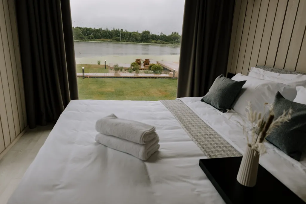 Коттедж Дом у Озера с панорамным видом, баней и чаном — Осташёво