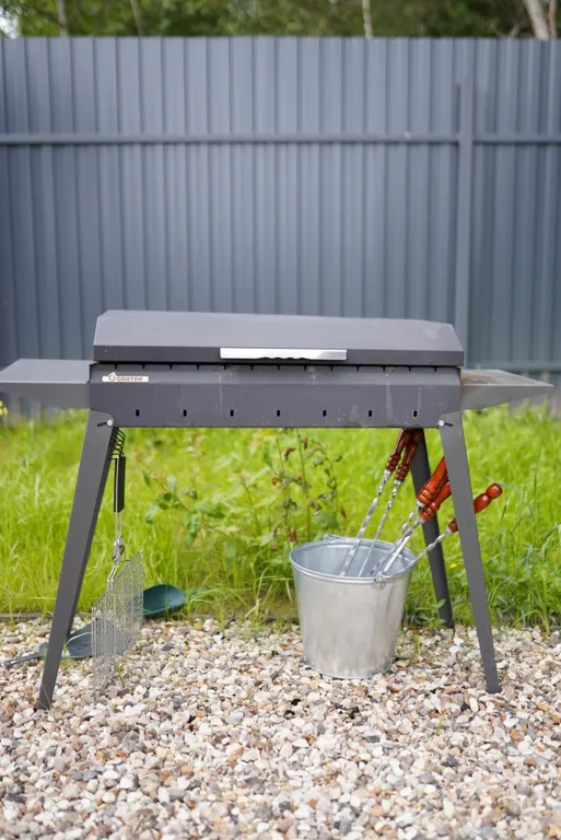 Домик на Новогодние праздники с панорамными окнами в лесу