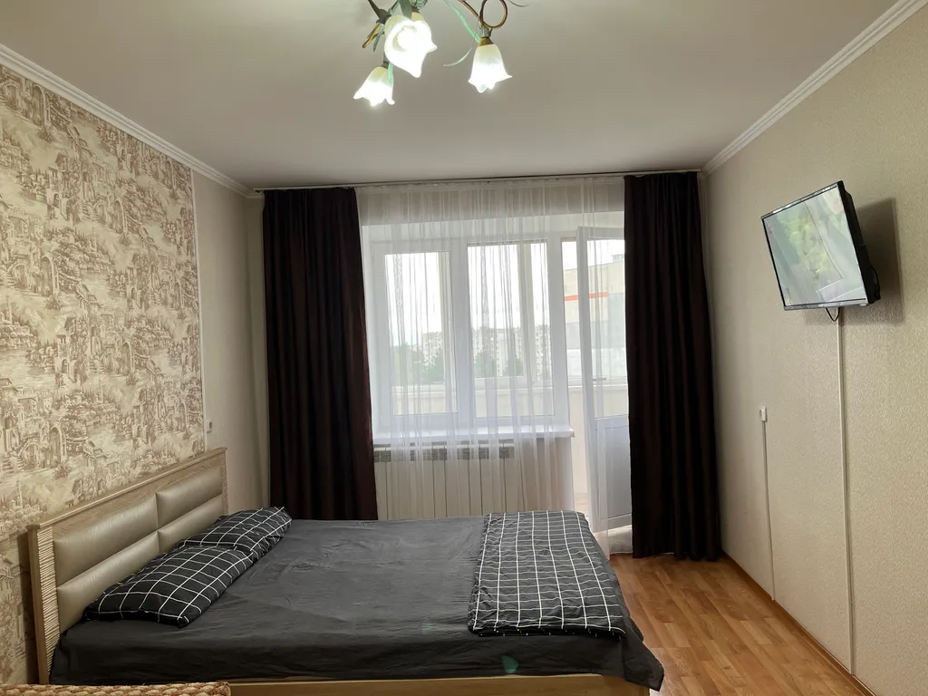 Отличная квартира на въезде в город — аренда посуточно в Брянск