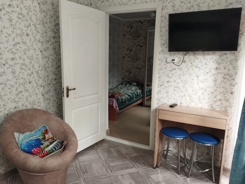 Двухкомнатный домик в частном домовладении