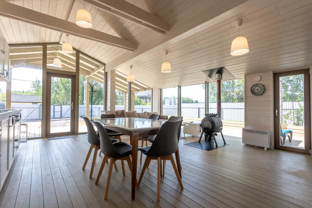 Уютный дом с печью-камином