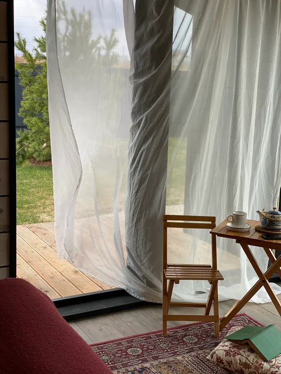 Дача в лесу с панорамными окнами