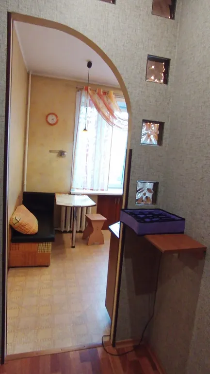 Двух комнатная квартира с изолированными комнатами около парка Горьког