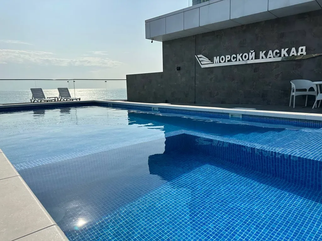 Морской Каскад. Студия у моря с террасой, бассейном