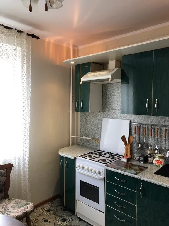 Просторная 2-комнатная квартира в районе Парка Победы (ул. Стаханова)