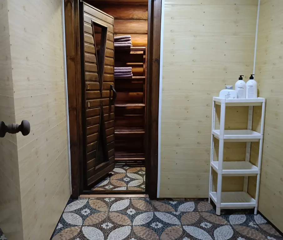 Уютный дом с бильярдом и сауной на побережье водохранилища