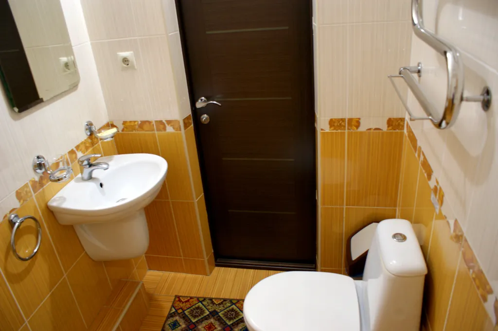 Комната с балконом