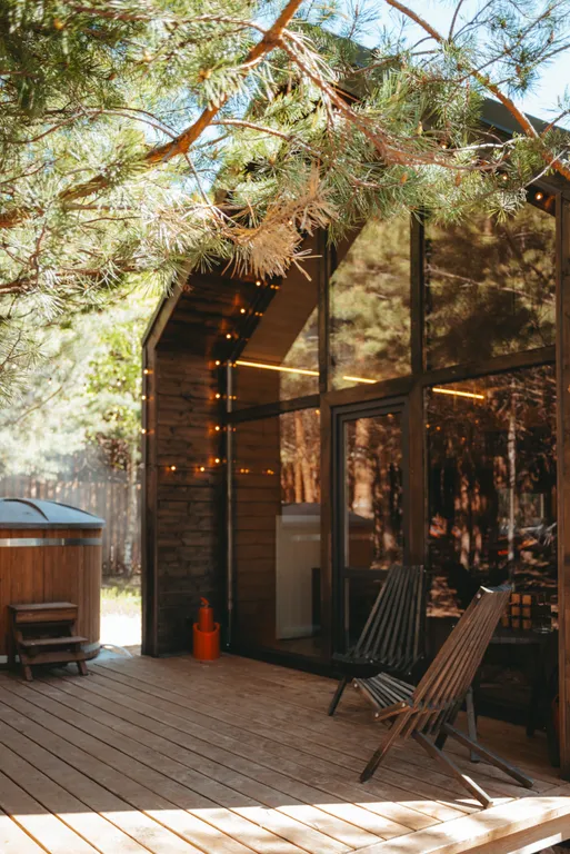 Барнхаус с панорамными окнами и банным чаном фурако