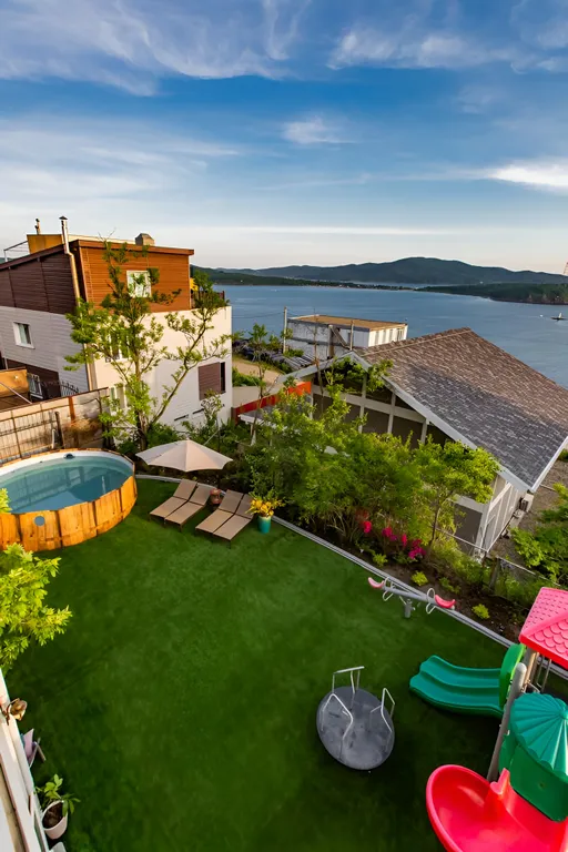 Шикарная вилла на берегу моря