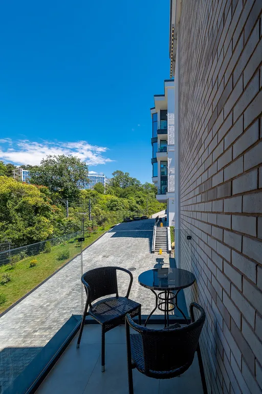 Лазурные апартаменты на берегу моря в отеле Лучезарный Резорт 4