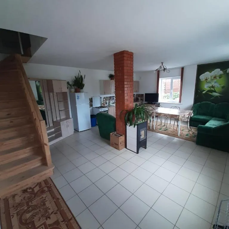 Коттедж 3-комнатный Дом — аренда посуточно в Ая