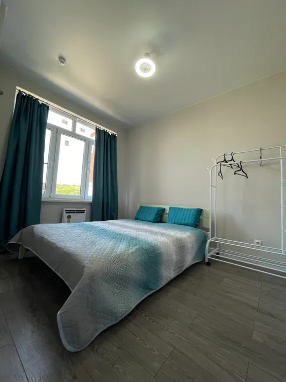 Просторная квартира с видом на бассейн — аренда посуточно в Сукко