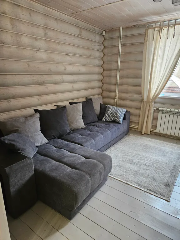 Дом на берегу озера