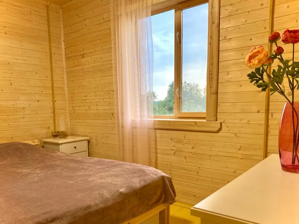 Уютный дом на берегу озера "Прозрачный берег №2"