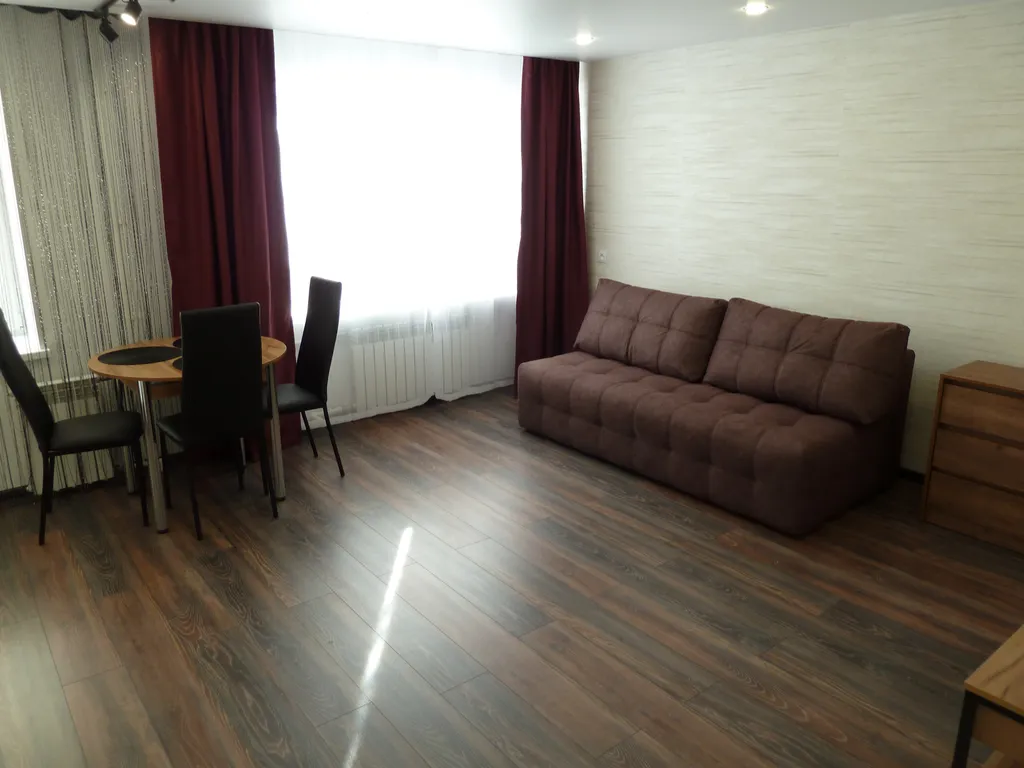 Уютная квартира-студия в шаговой доступности до горнолыжного склона — аренда посуточно в Кировск