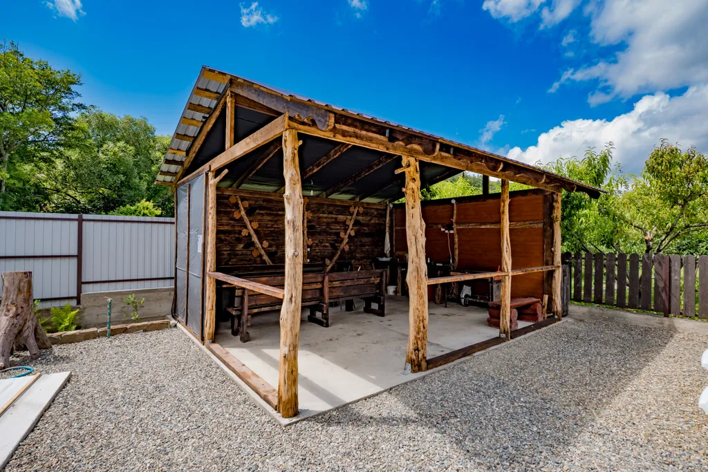 Коттедж Домик в лесу — Пляхо