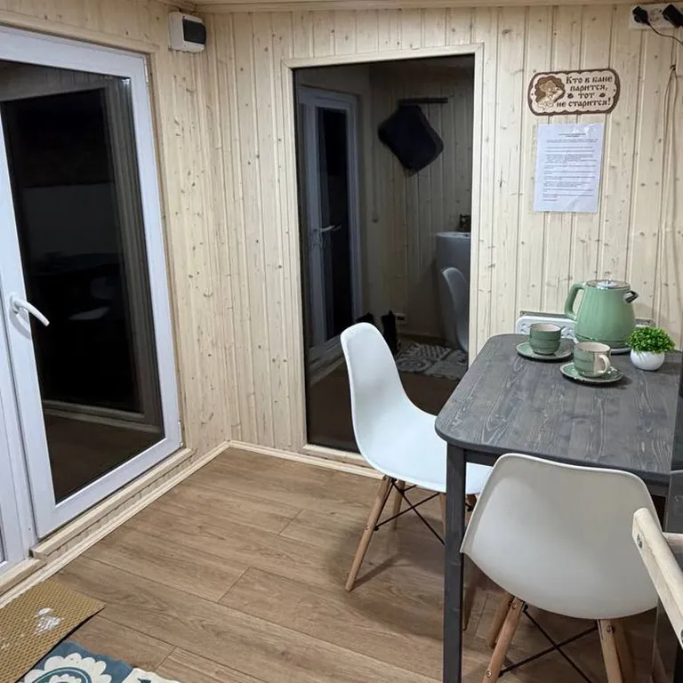 Дом для двоих в сосновом лесу