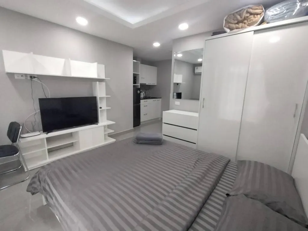 Новая светлая студия возле русского рынка на Пратамнаке