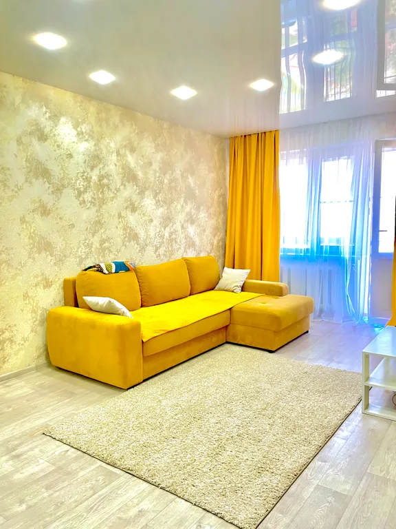 Квартира в центре города на площади с панорамным балконом