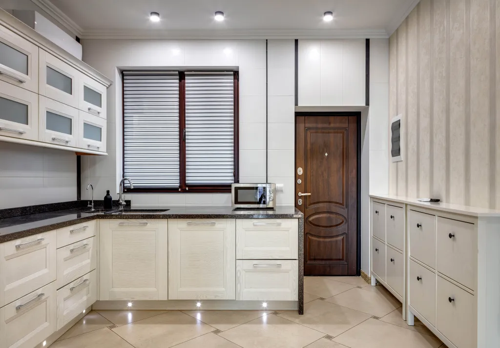 Современная 3-комнатная квартира с видом на море № 74