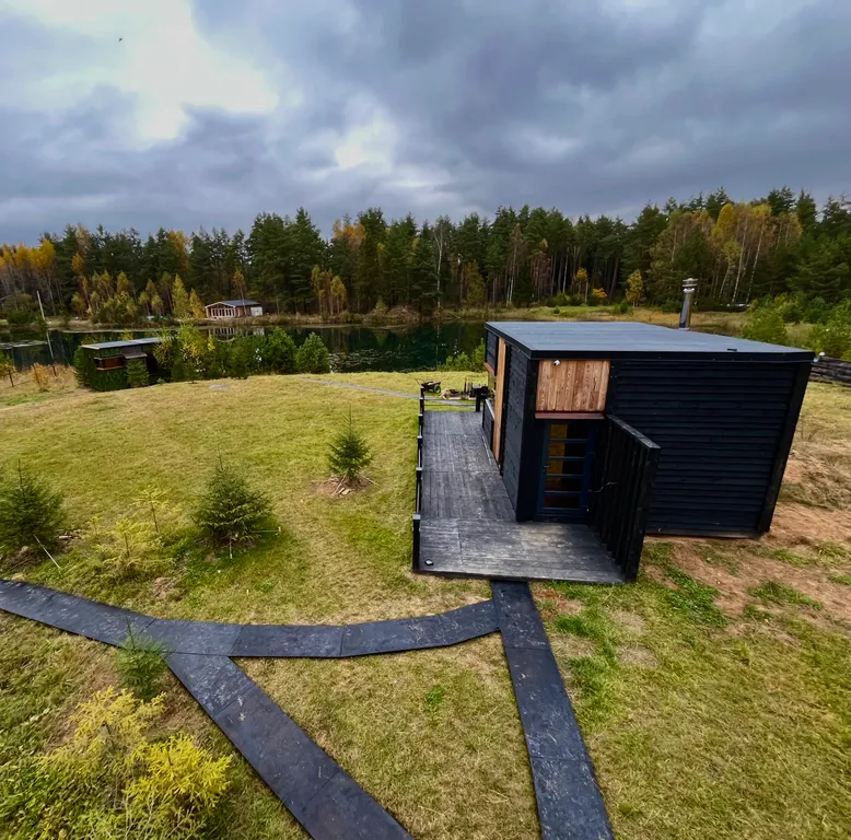 Домик на озере