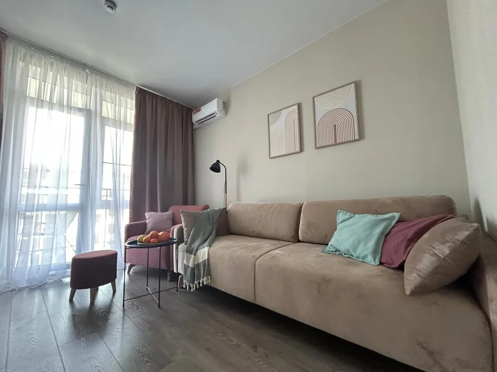 Студия с бассейном