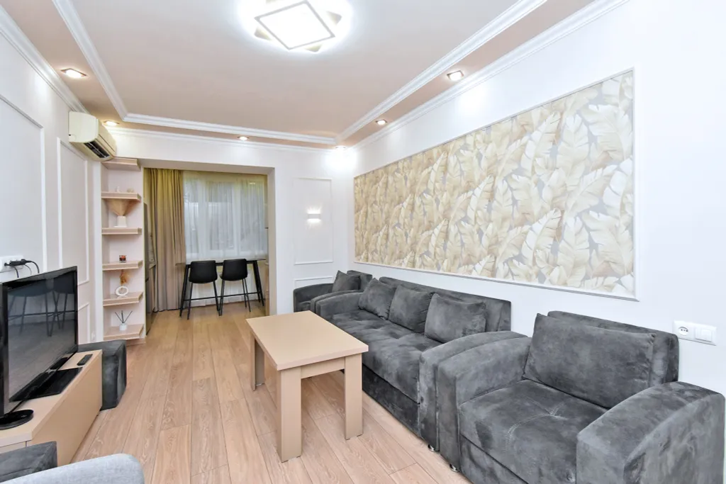 Четырёхкомнатная новая большая квартира — аренда посуточно в Ереван