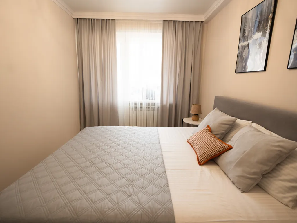 Дизайнерская квартира с видом на горы в центре Домбая