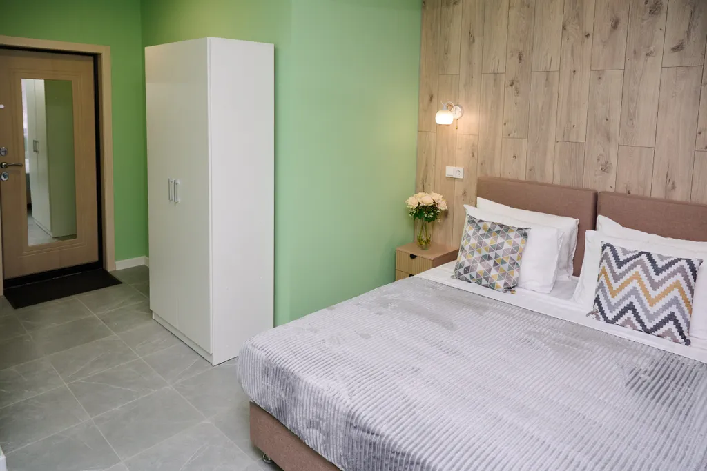 Студия у центрального здания ЮВЖД