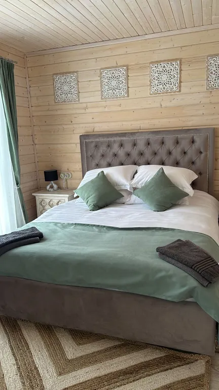 Частный дом с баней на дровах