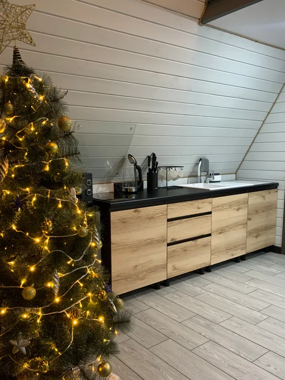 Отдельный домик а-фрейм с бассейном и видом на горы